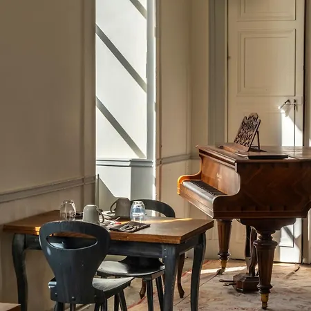 Hotel Chateau De Briancon, The Originals Relais Baune