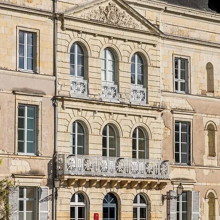 Chateau De Briancon, The Originals Relais 酒店 3*