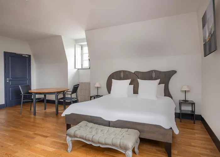 Chateau De Briancon, The Originals Relais Hotel Baune