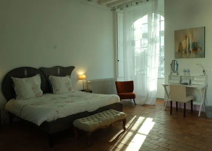 Hotell Chateau De Briancon, The Originals Relais 3*