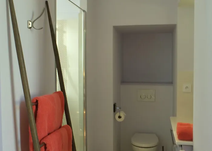 Hotel Chateau De Briancon, The Originals Relais Baune