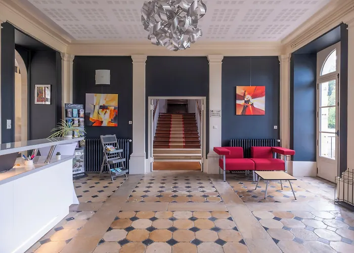 Chateau De Briancon Hotel