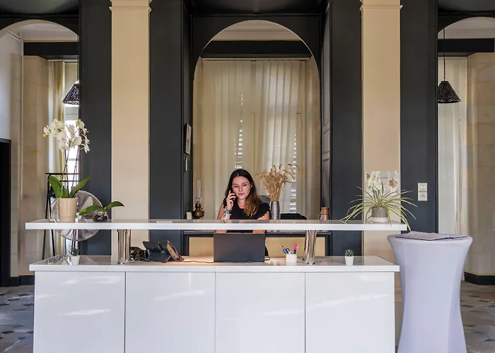 Chateau De Briancon, The Originals Relais Hotel 3*