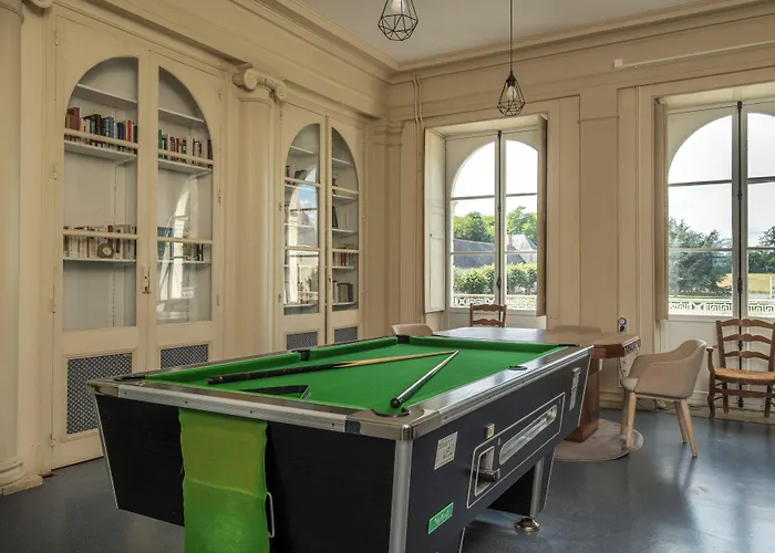 Hotel Chateau De Briancon, The Originals Relais 3*