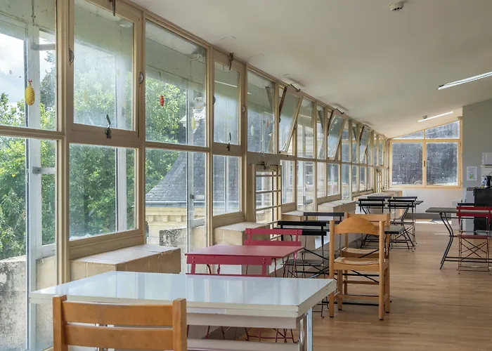 Hotel Chateau De Briancon, The Originals Relais Baune