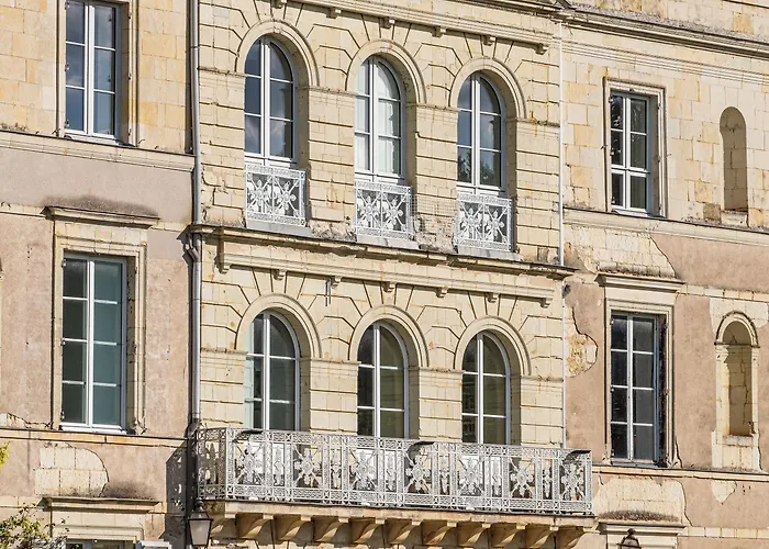 Chateau De Briancon, The Originals Relais Hotell 3*