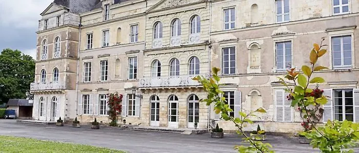 Hotel Chateau De Briancon, The Originals Relais 3*